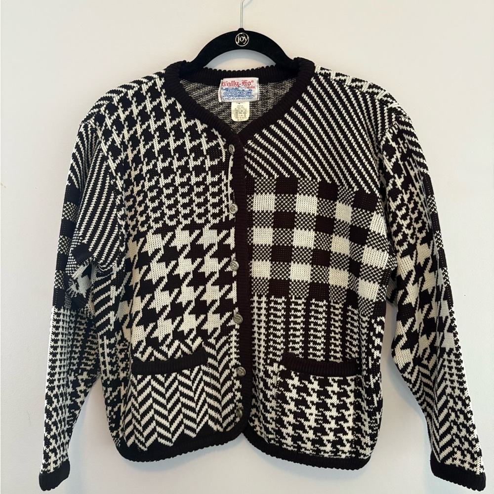 Tally Ho Vintage Black and White Knit Sweater